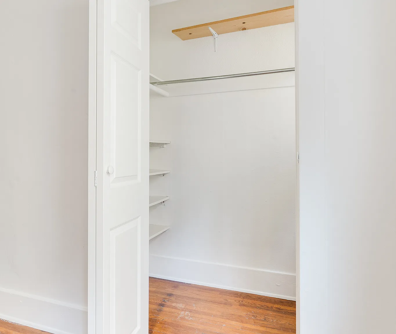 Studio, $2,300 — Photo 2