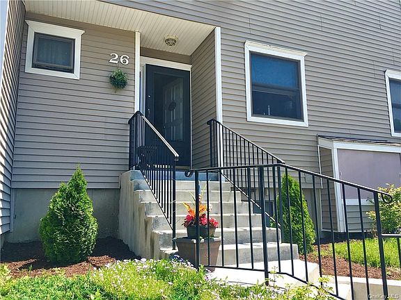 2nd image of 26 Brewster Woods Dr