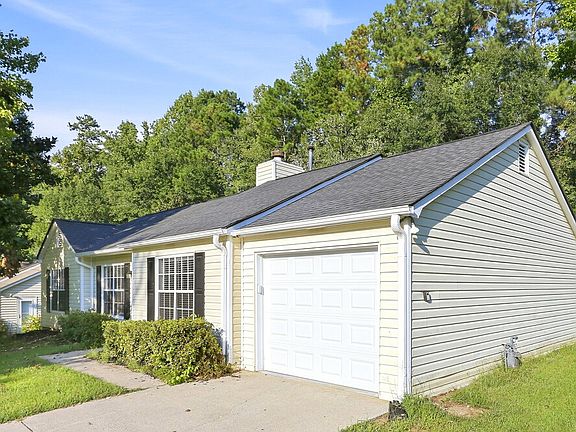 3rd image of 4961 Hampstead Ln