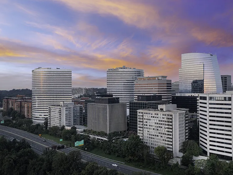 Convenient location within vibrant neighborhood of Rosslyn, VA