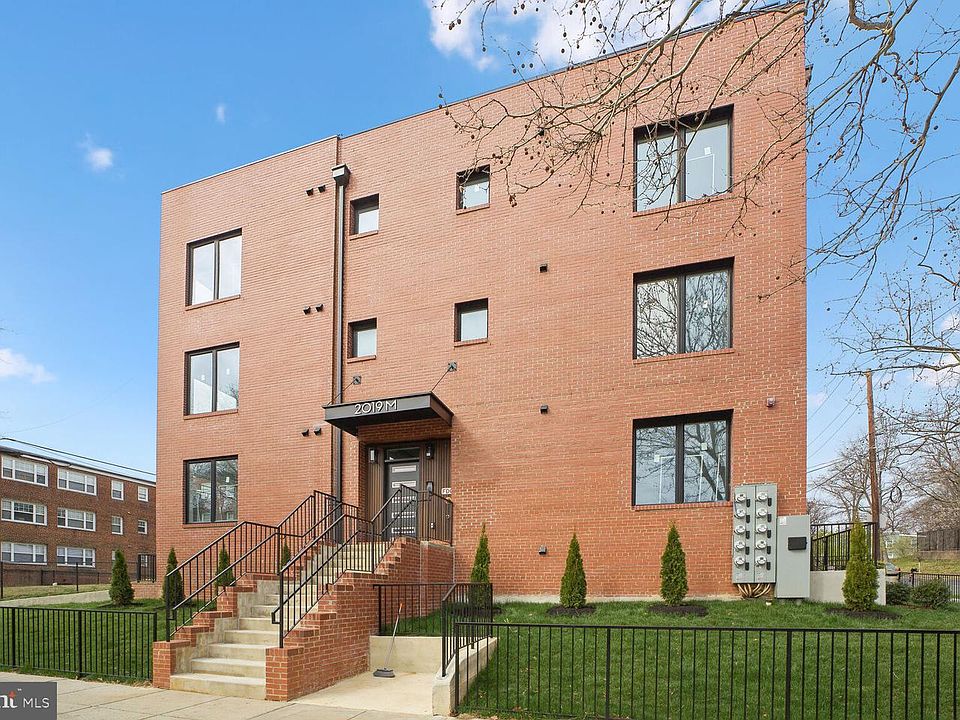 1st image of 2019 M St NE #7