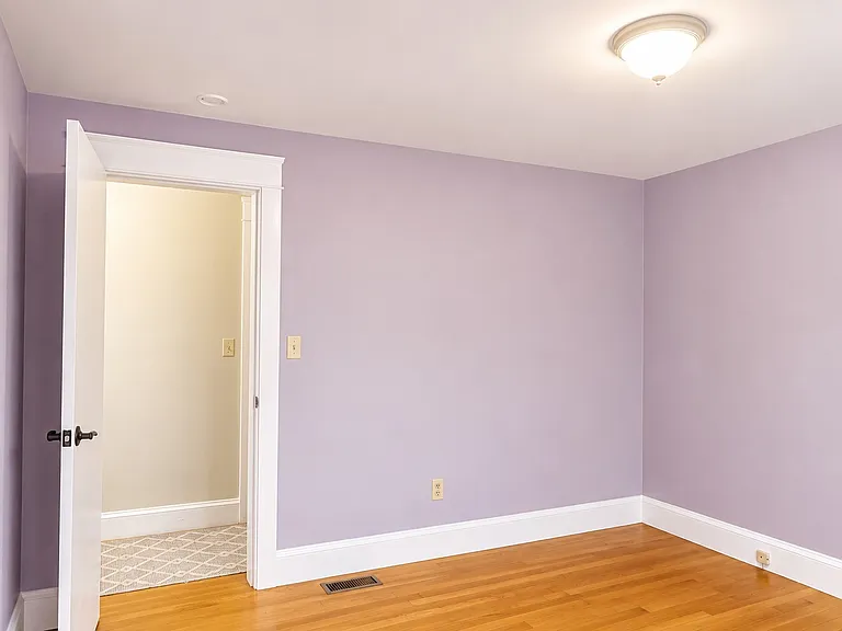 1290 W Main Rd — Photo 14