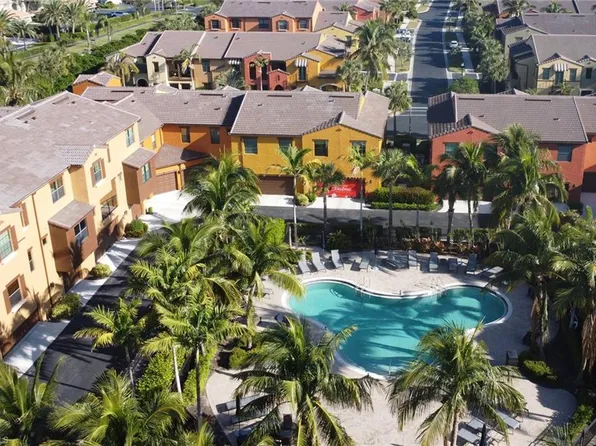 9051 Capistrano ST N #43, NAPLES, FL 34113
