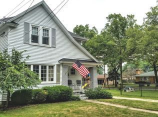 904 Van Buren Ave NW, Grand Rapids, MI 49504