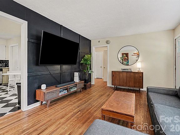 2nd image of 3942 Glenville Ave