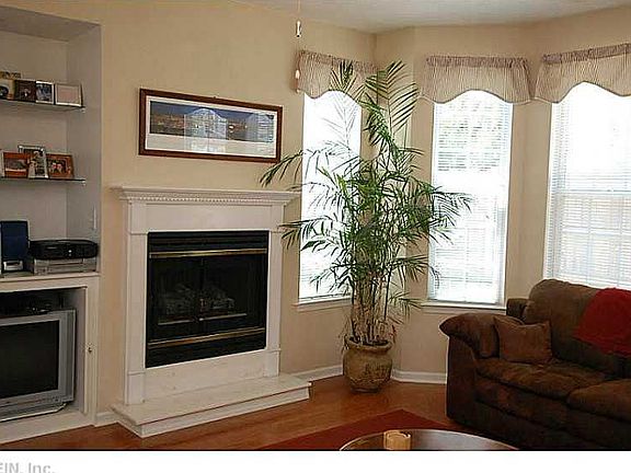 4th image of 1800 Woodmill St