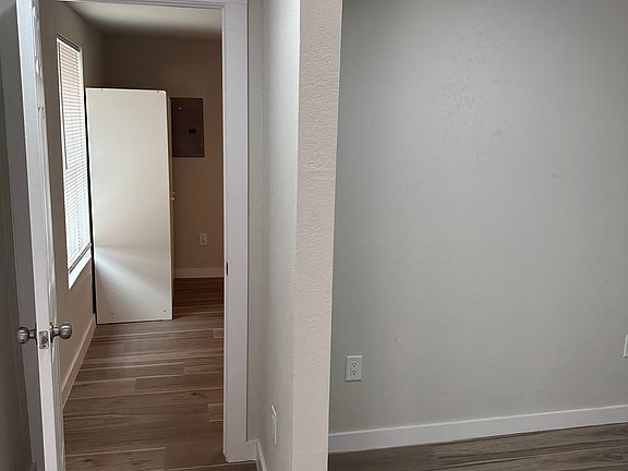 4th image of 334 Tacoma Ave #B