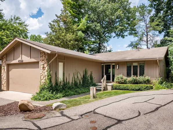 6522 Red Cedar Ln, West Bloomfield, MI 48324