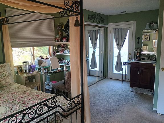 5th image of 2102 Aspen Dr