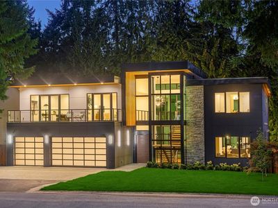 2435 109th Avenue SE, Bellevue, WA, 98004