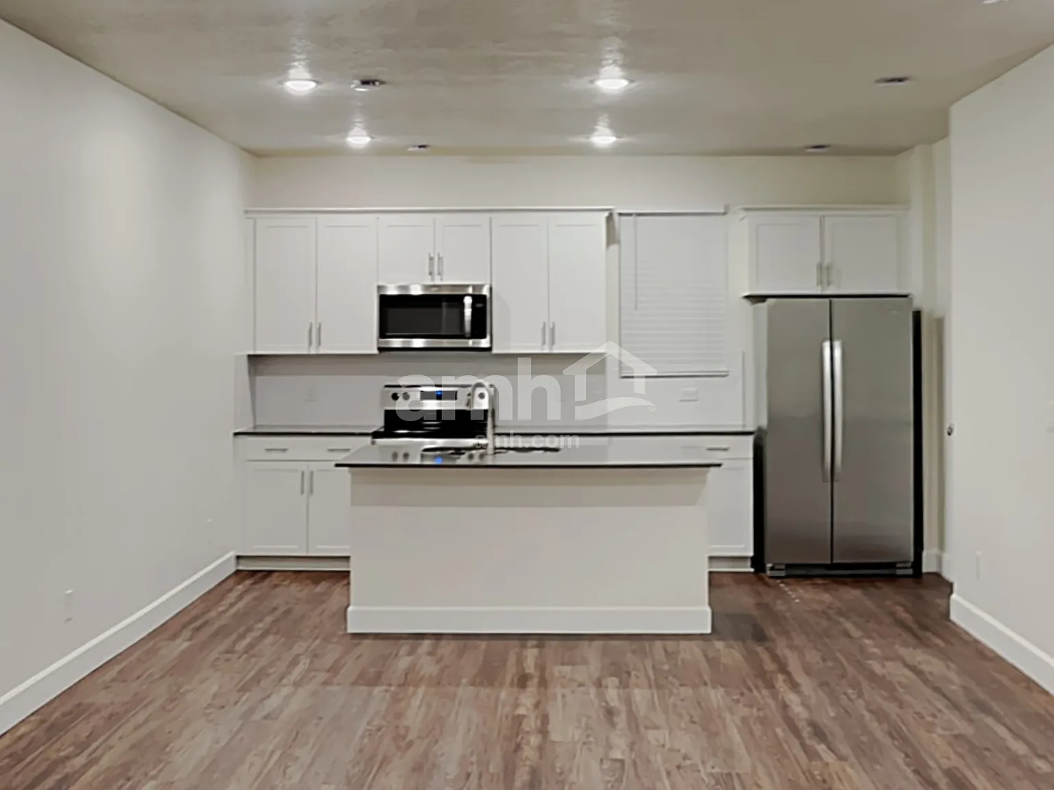 3 bed, 2.5 bath, 1603 sqft, $2,190 — Photo 4