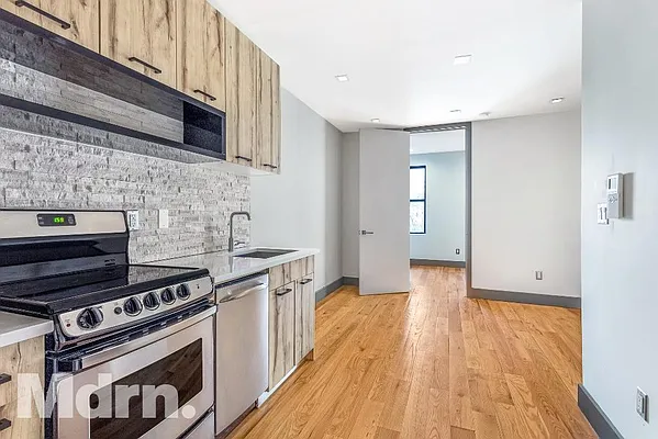 Rented by Mdrn Residential | media 12