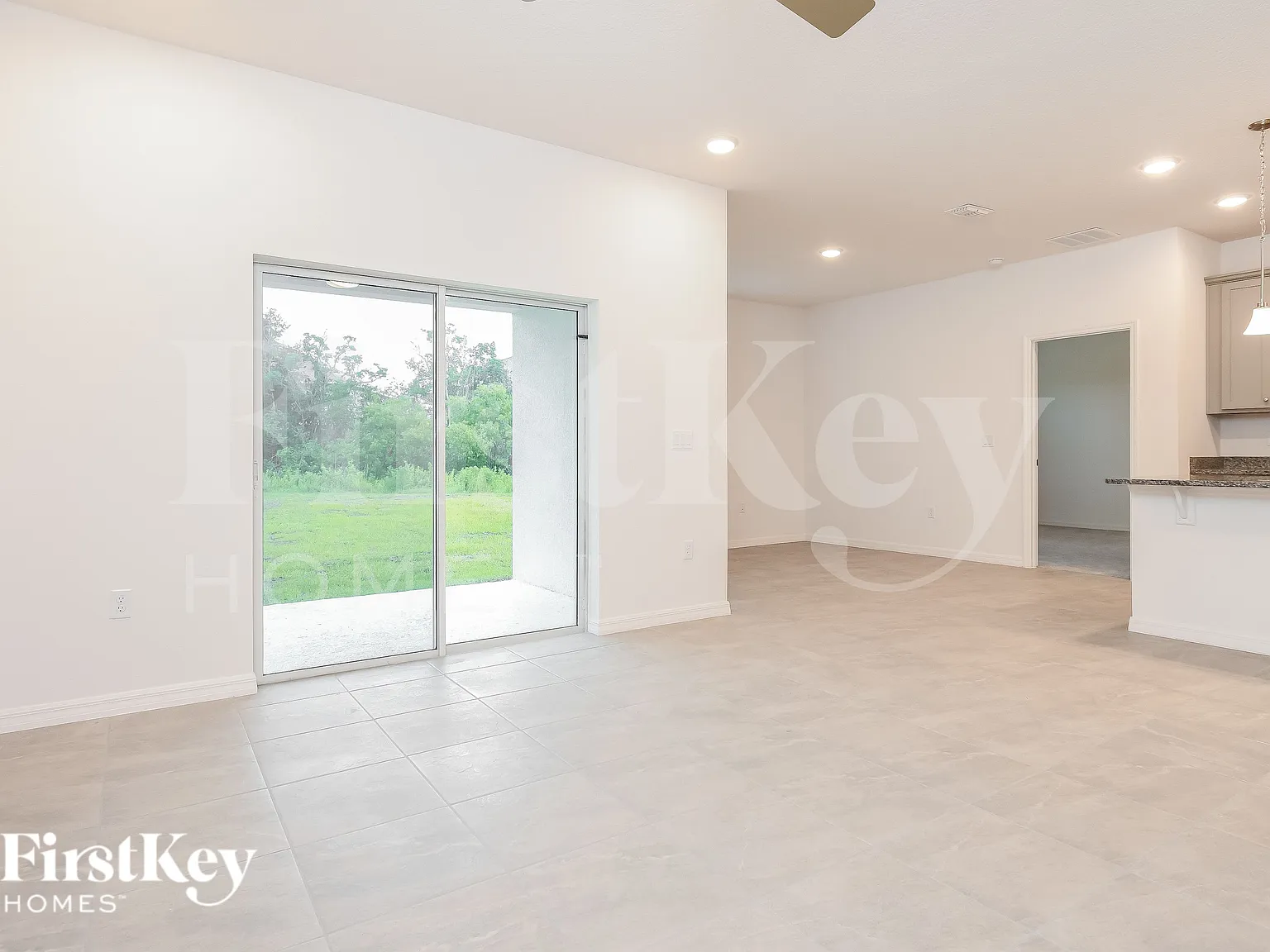 3 bed, 2.0 bath, 1589 sqft, $2,215 — Photo 4