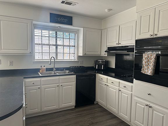 5th image of 205 Wildwood Dr