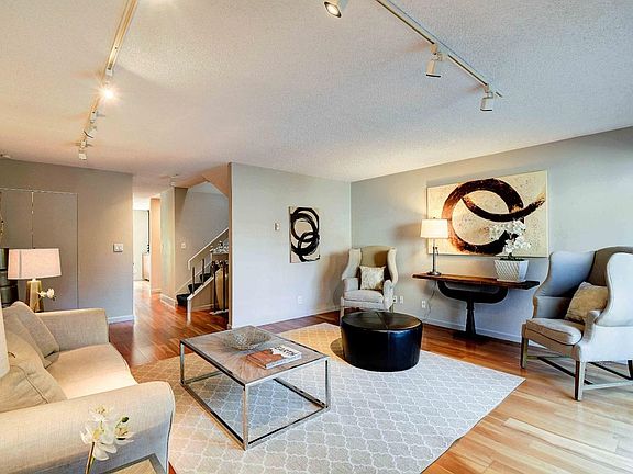 5th image of 684 Clarendon Ave