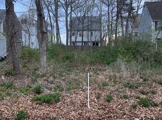 37 Hillside Dr, Plymouth, MA 02360