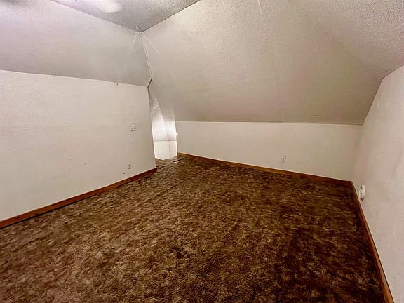 4th image of 410 W Marion St