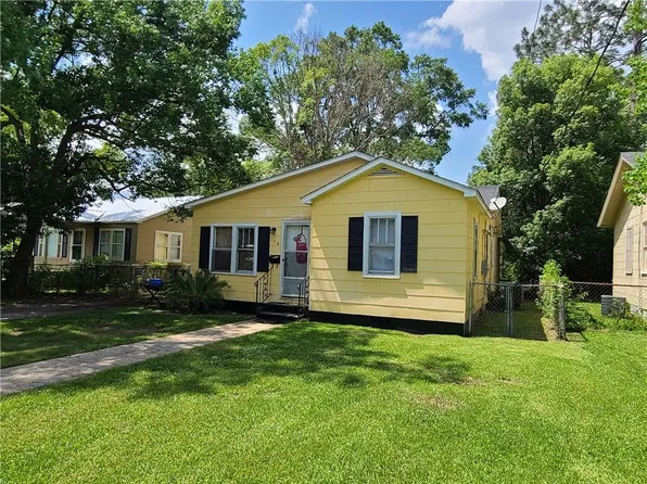 154 10th Ave, Chickasaw, AL 36611