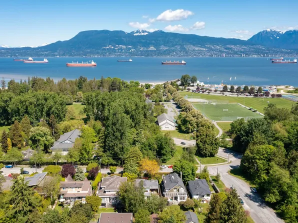 4316 W 2nd Ave, Vancouver, BC V6R 1K3