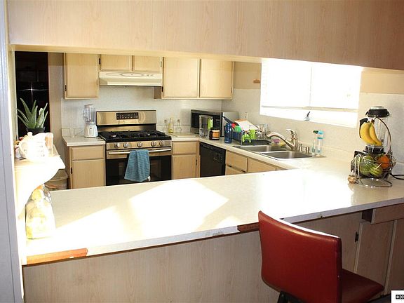 4th image of 700 E Greenbrae Dr