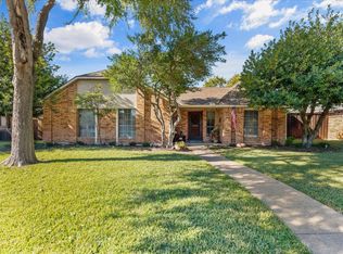 310 Trail View Ln, Garland, TX 75043