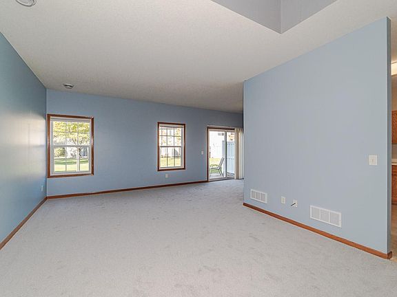 4th image of 8030 Stratford Cir S