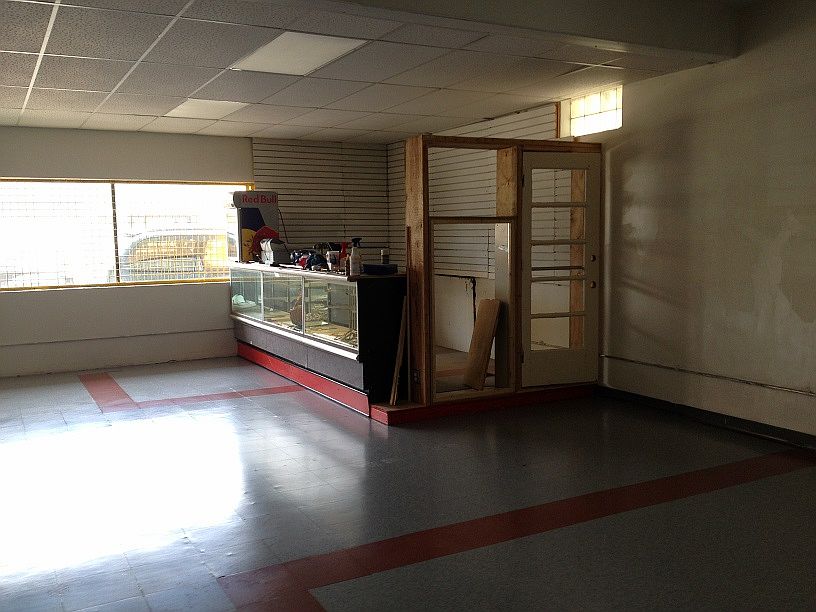 2nd image of 1106 E Ash St