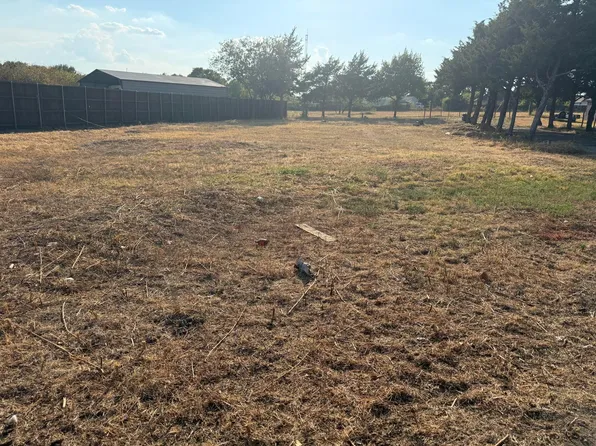120 Stark Rd, Hackberry, TX 75036