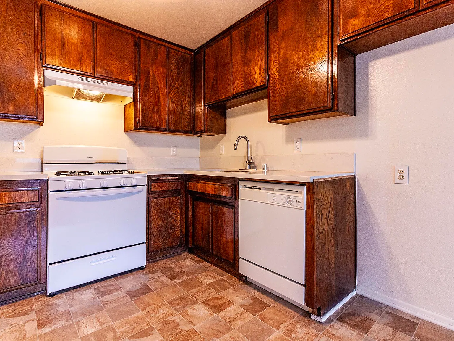 1 bed, 600 sqft, $1,815 — Photo 3