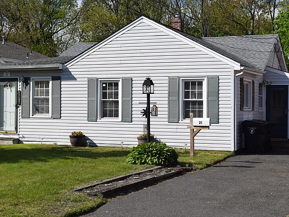 2nd image of 21 Willow St