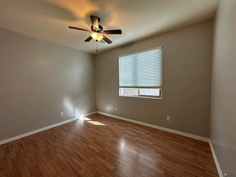 6569 E 34th Ln — Photo 10