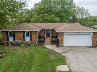 4223 Gotzion Rd, Deerfield, WI 53531