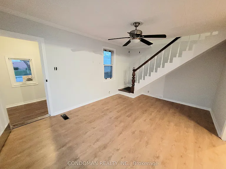 22 Fairfield Ave — Photo 2