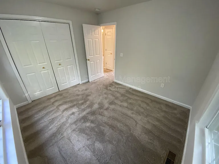 211 Cedar Ridge Dr — Photo 22
