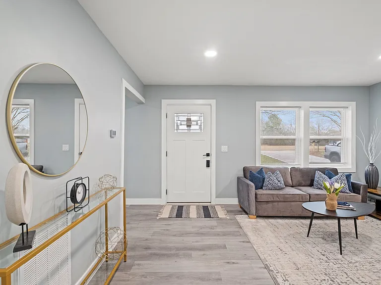 10891 Pettus Rd — Photo 2