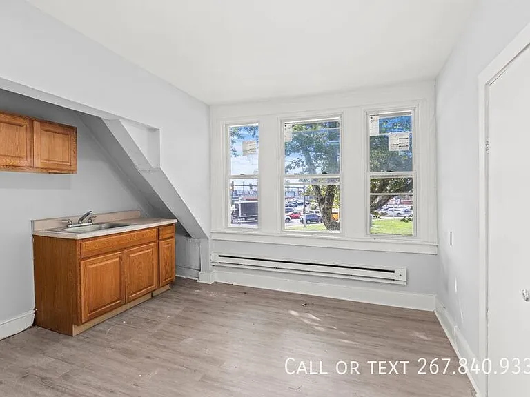 129-131 E Roosevelt Blvd #131.3 — Photo 9