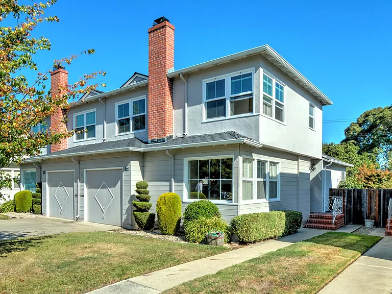 1612 Albemarle Way — Photo 1