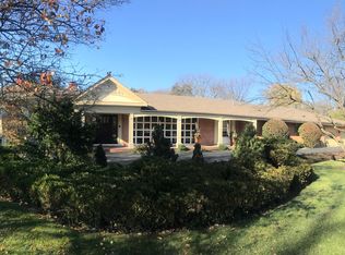 1900 Burr Oak Dr W, Glenview, IL 60025
