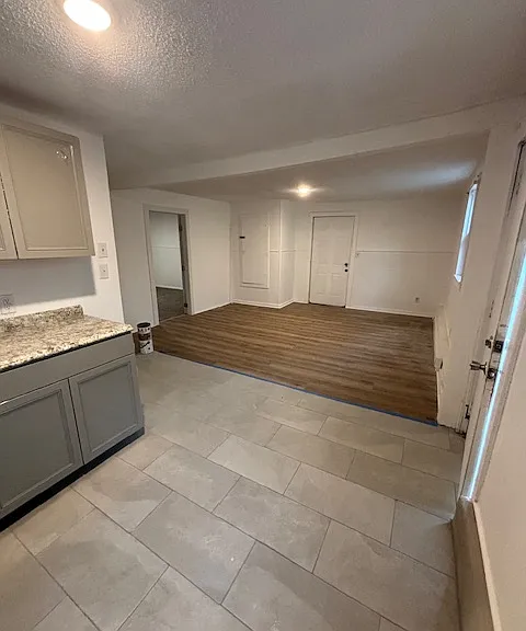 82 Dewitt St — Photo 5