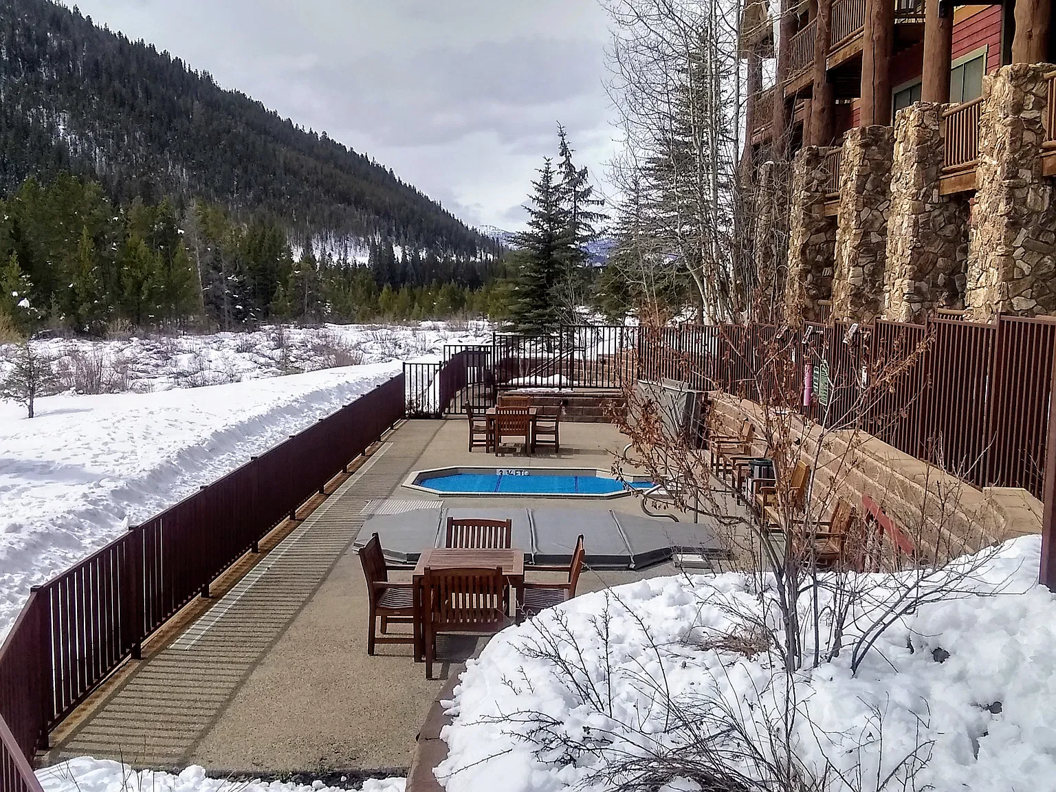 2 bed, 600 sqft, $985 — Photo 2