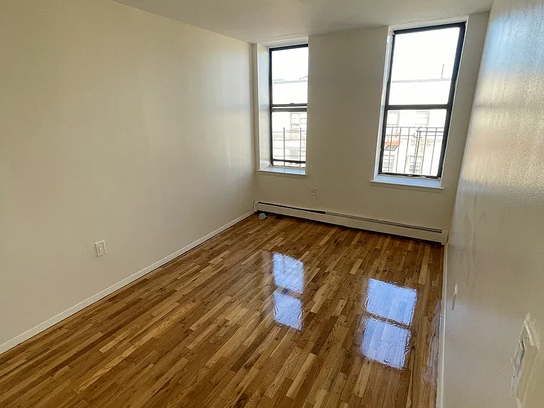 976 Sheridan Ave #6A — Photo 2