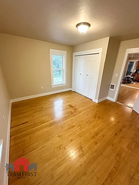 205 N Maple St — Photo 2