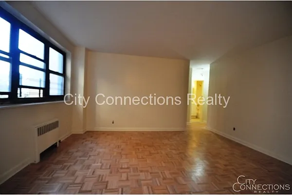Rented by City Connections Realty | media 15