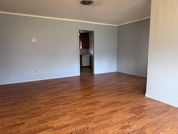 3rd image of 615 N Lowe St