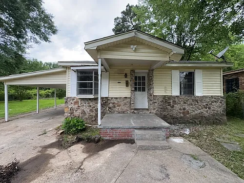 2829 Comfort St Photo 1