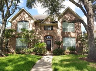 810 Lakespur Dr, Sugar Land, TX 77479