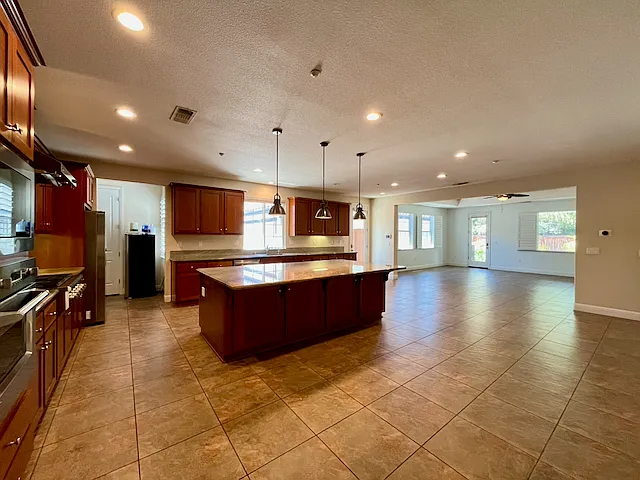 381 Havasu Ct — Photo 5