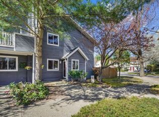 24 Magnolia St APT 1A, Attleboro, MA 02703