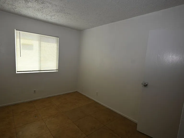302 Eastminister Ct #A — Photo 17