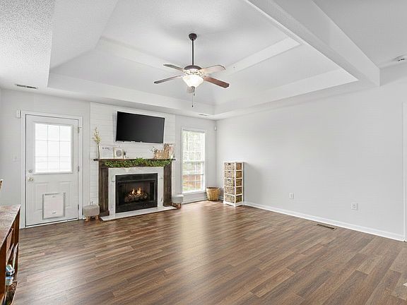 3rd image of 766 Samantha Ln